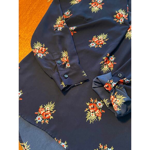 Women’s Medium Blouse - Navy Floral - Picture 3 of 5